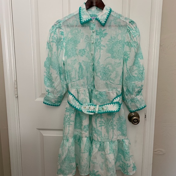 Ruffled short linen dress with belt . - Picture 2 of 6